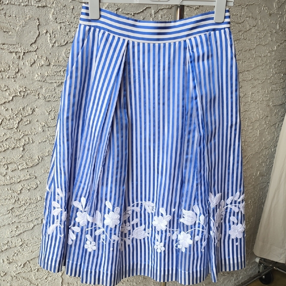 Carlisle Collection Blue and White Striped Skirt w Floral Embroidery 100% Silk